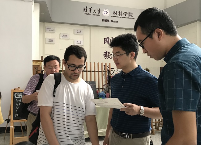 国际员工报到 武佳露摄 - 副本.jpg